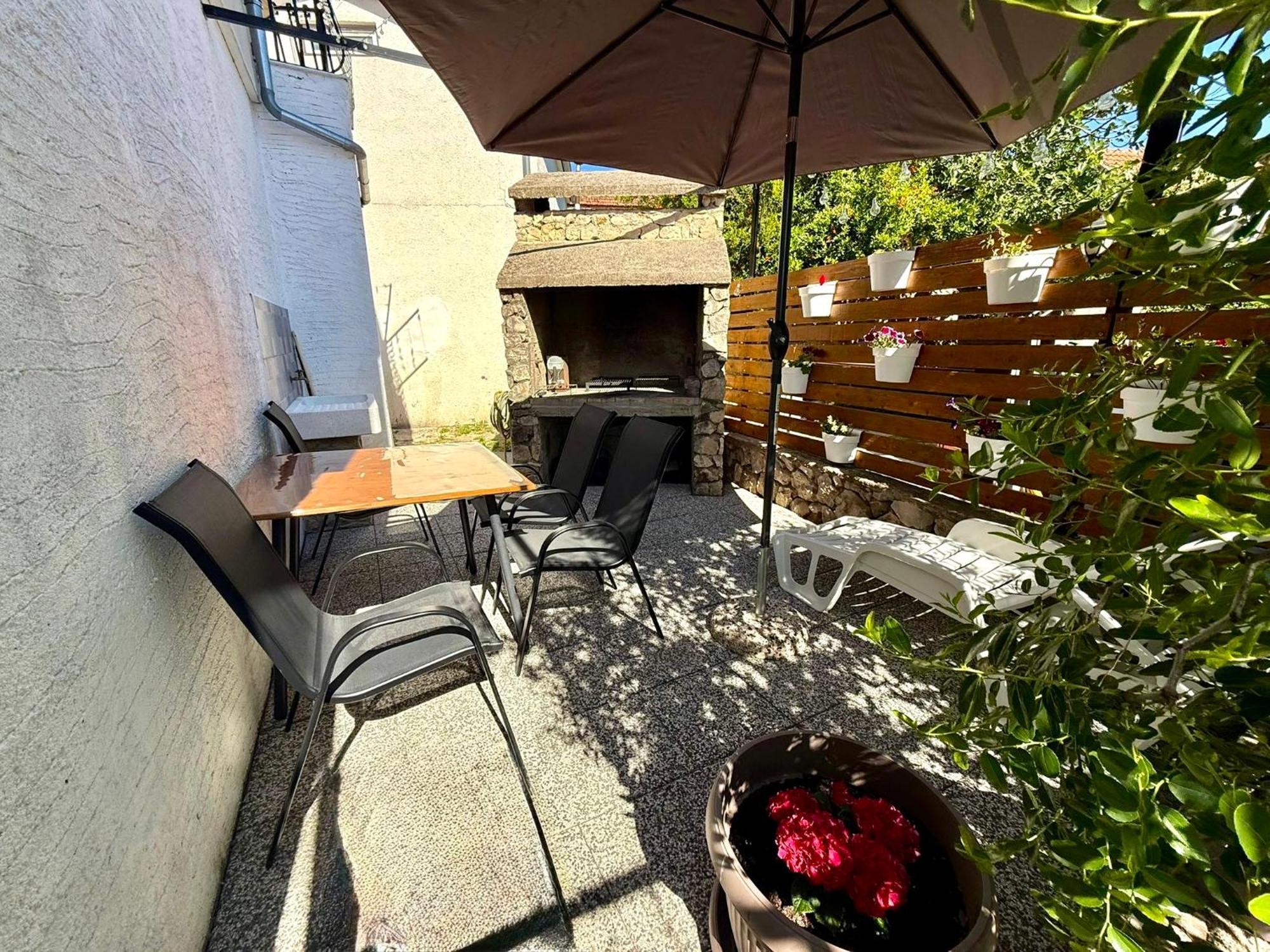 Apartment Bujas Raslina Εξωτερικό φωτογραφία