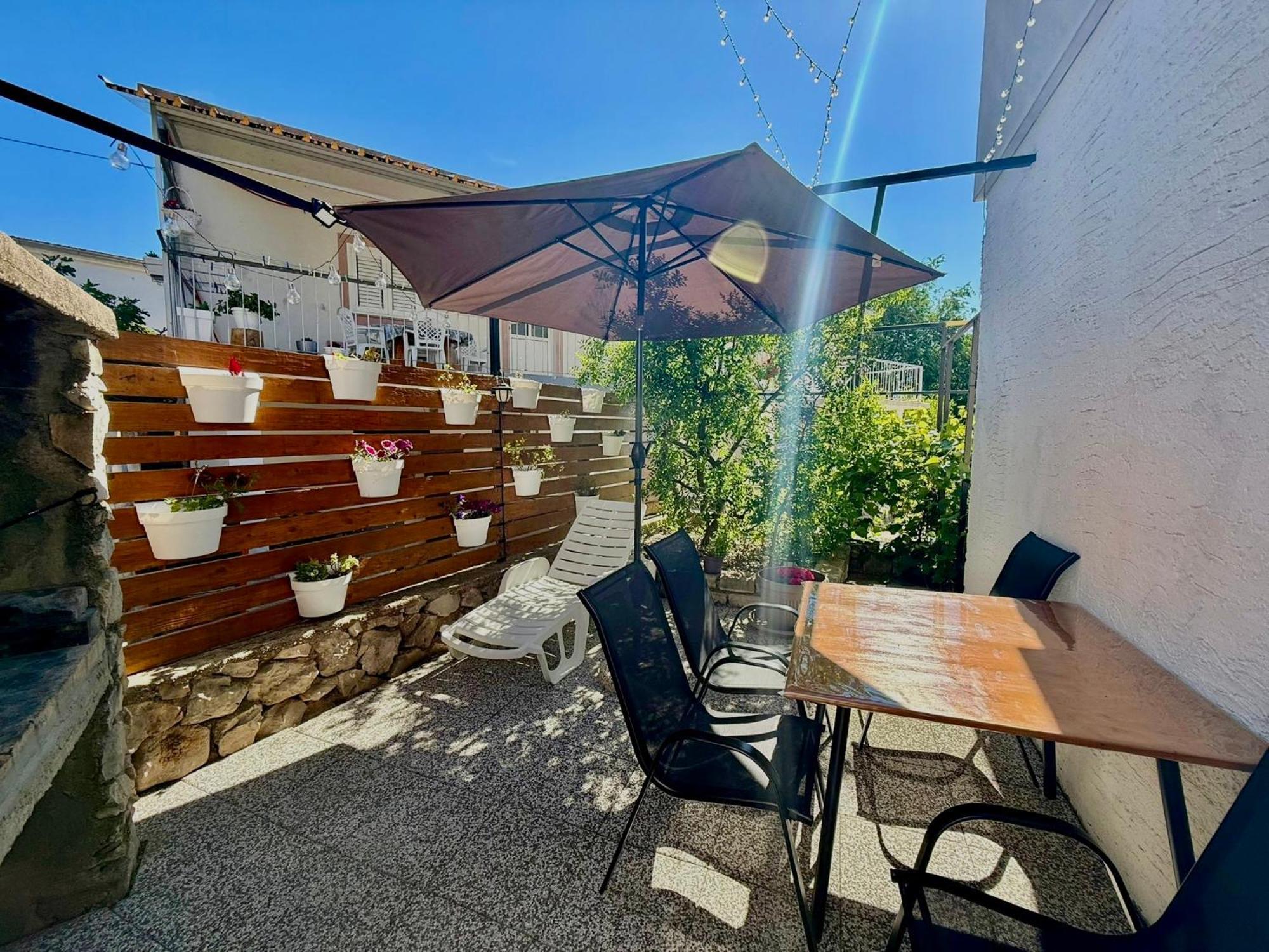 Apartment Bujas Raslina Εξωτερικό φωτογραφία