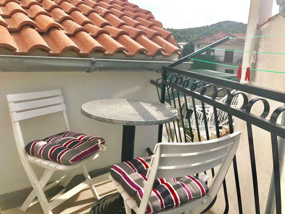 Apartment Bujas Raslina Εξωτερικό φωτογραφία