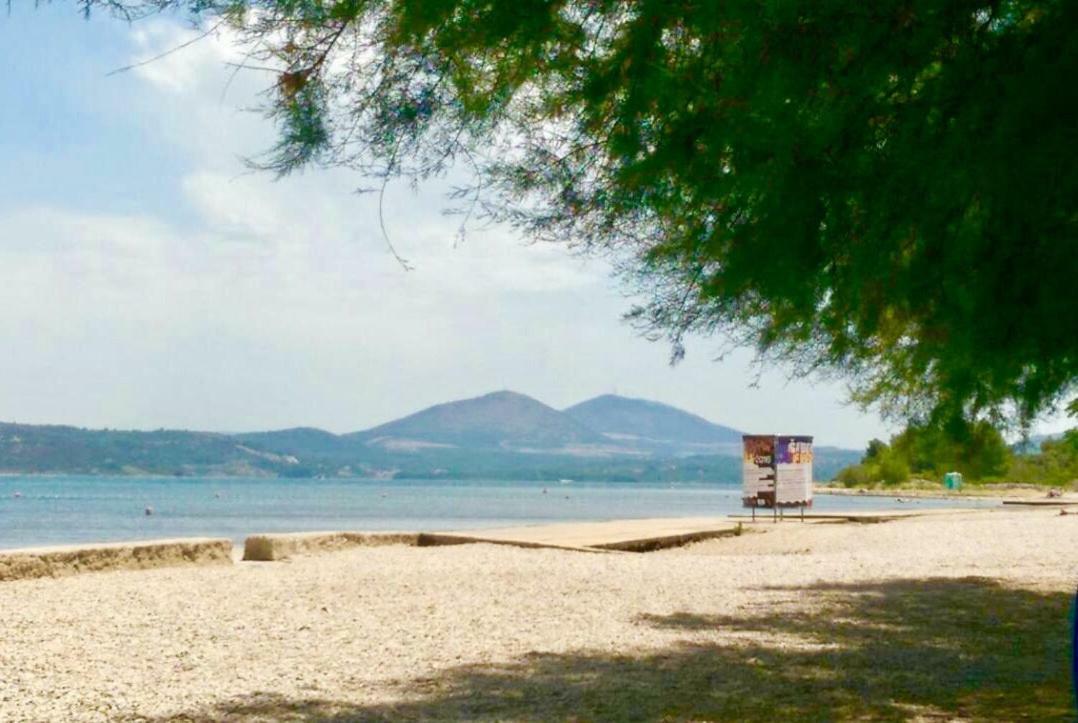 Apartment Bujas Raslina Εξωτερικό φωτογραφία