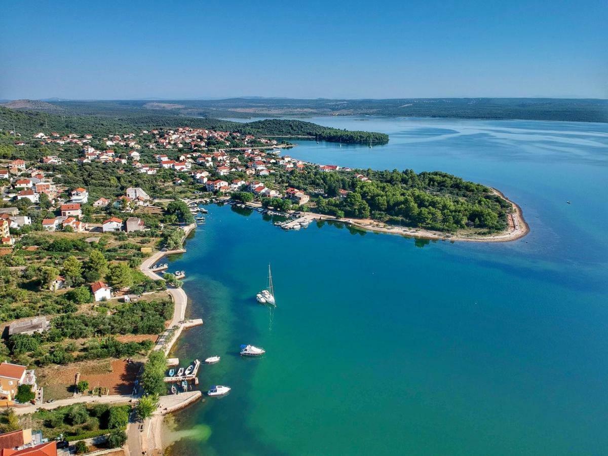 Apartment Bujas Raslina Εξωτερικό φωτογραφία